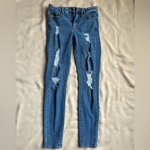 High rise jeggings with rips